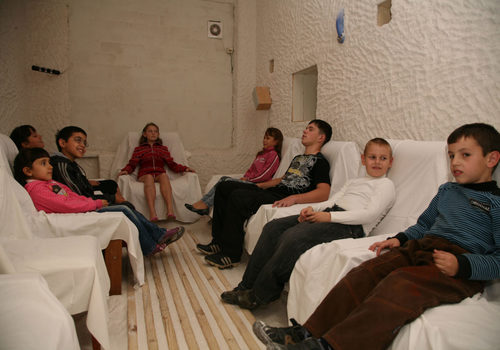 Соляная комната для детей. Галотерапия, лечение в соляной пещере